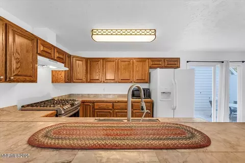 Kitchen - 988 Bench Rd, Fallon, NV 89406 photo 2 of 7