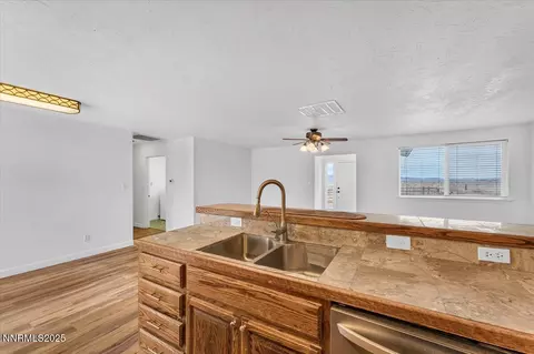 Kitchen - 988 Bench Rd, Fallon, NV 89406 photo 6 of 7