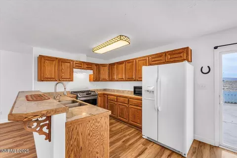 Kitchen - 988 Bench Rd, Fallon, NV 89406 photo 3 of 7
