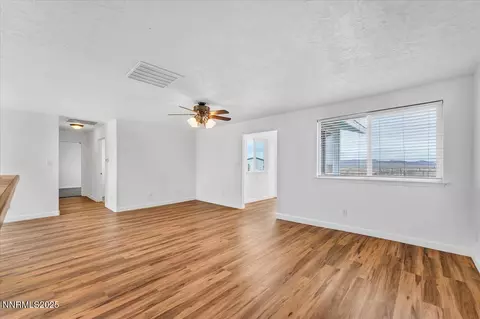 Living - 988 Bench Rd, Fallon, NV 89406 photo 3 of 4