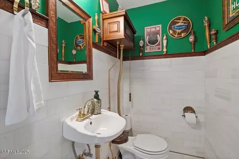 Bath - 20855 Ames Ln, Reno, NV 89521 photo 1 of 5