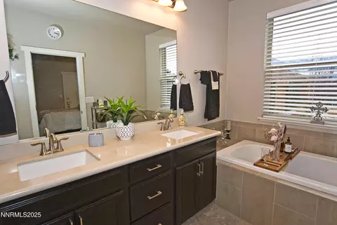 Bath - 768 E Cottage Loop, Gardnerville, NV 89460 photo 2 of 4