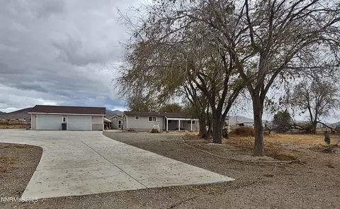 9 Holmes Ct, Yerington, NV 89447