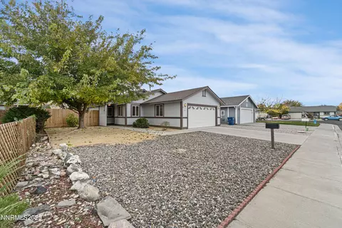 365 Kathy St, Fallon, NV 89406 photo 2