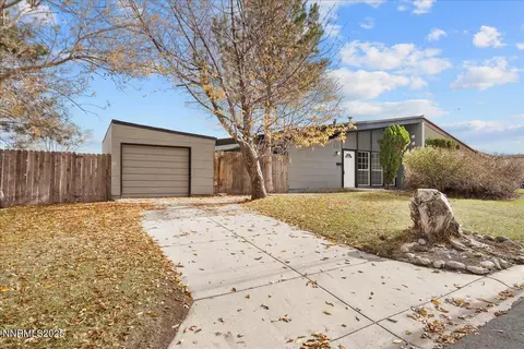 11642 Green Mountain St, Reno, NV 89506
