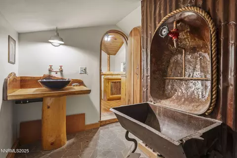 Bath - 1610 Combination Rd, Reno, NV 89521 photo 7 of 8