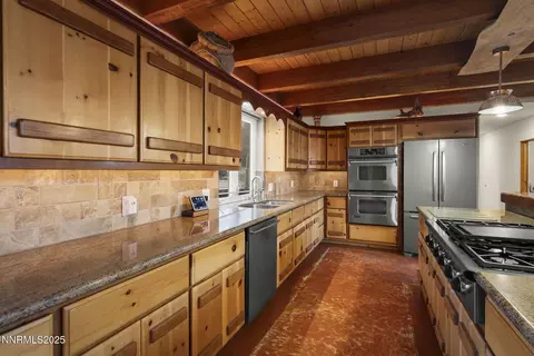 Kitchen - 1610 Combination Rd, Reno, NV 89521 photo 3 of 3
