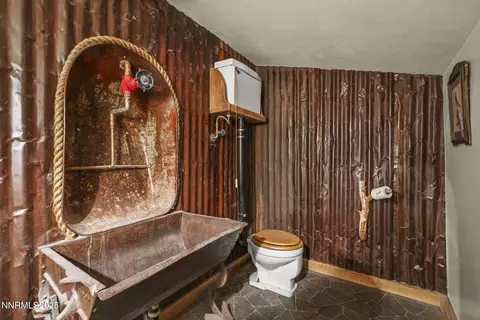 Bath - 1610 Combination Rd, Reno, NV 89521 photo 6 of 8