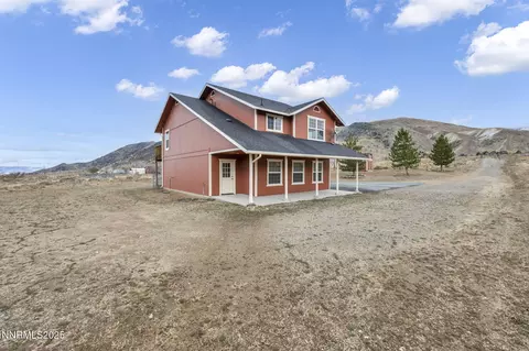 879 Eastside Ln, Coleville, CA 96107