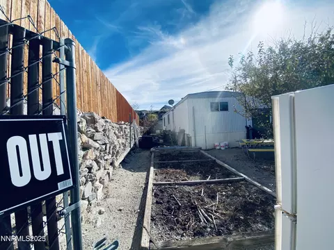 210 N South St, Tonopah, NV 89049