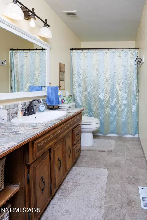 Bath - 3395 Duane Dr, Fallon, NV 89406 photo 2 of 2