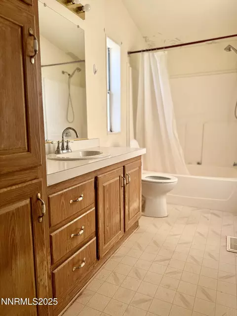 195 W Classic Way, Fallon, NV 89406 photo 5