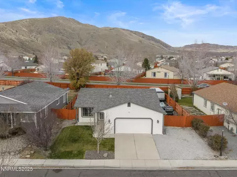 17795 Georgetown Dr, Reno, NV 89508