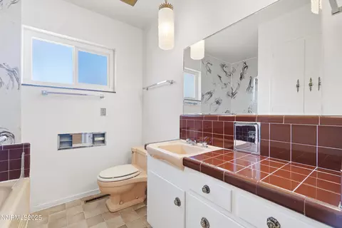 Bath - 475 S Bailey St, Fallon, NV 89406 photo 2 of 2