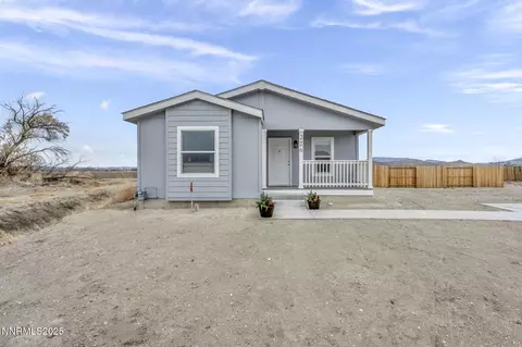 226 Sweetwater Dr, Yerington, NV 89447