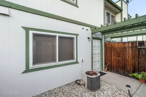 2282 Cannonball Rd, Sparks, NV 89431