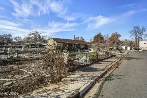 2021 1st St, Sparks, NV 89431