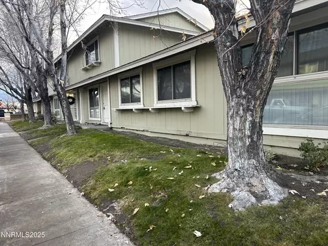 828 Woodglen Dr #2, Sparks, NV 89434