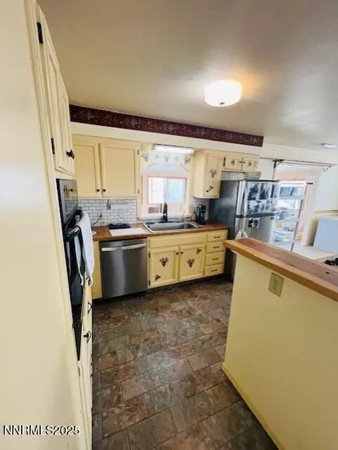 Kitchen - 3825 Keyes Way, Fallon, NV 89406 photo 1 of 3
