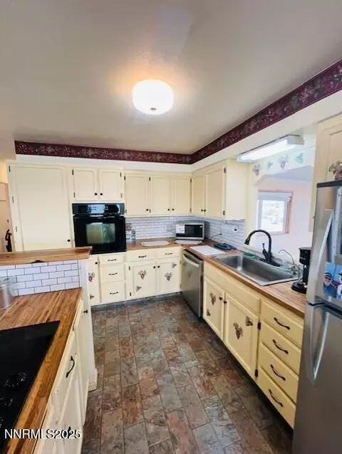 Kitchen - 3825 Keyes Way, Fallon, NV 89406 photo 3 of 3