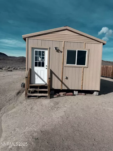 9740 Paseo Grande St, Silver Springs, NV 89429