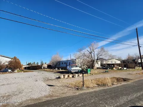 735 E 4th Ave, Sun Valley, NV 89433 photo 4