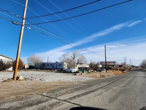 735 E 4th Ave, Sun Valley, NV 89433 photo 5