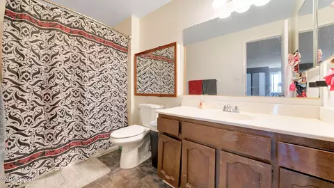 Bath - 7640 Bluestone Dr, Reno, NV 89511 photo 1 of 2