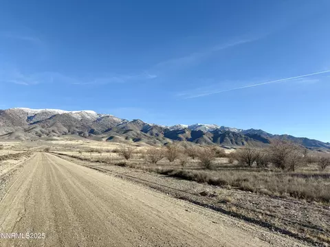 22000 Summerview Dr, Lovelock, NV 89419