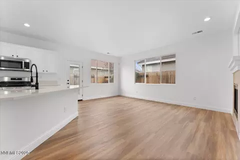 10482 Summershade Ln, Reno, NV 89521 photo 6