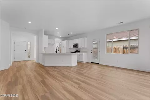10482 Summershade Ln, Reno, NV 89521 photo 4