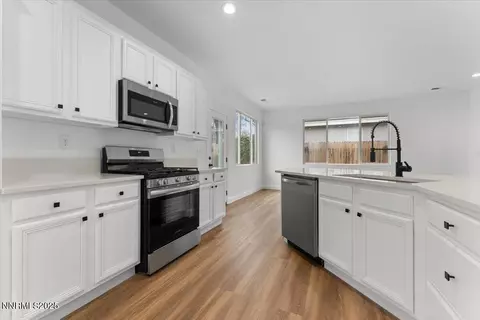 10482 Summershade Ln, Reno, NV 89521 photo 9