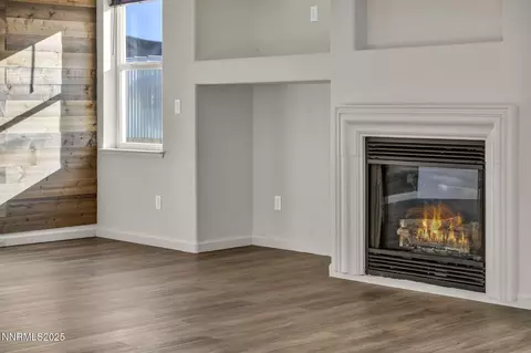 Living - 119 Red Oak Ct, Fernley, NV 89408 photo 6 of 7