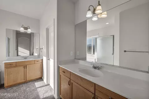 Bath - 119 Red Oak Ct, Fernley, NV 89408 photo 1 of 6