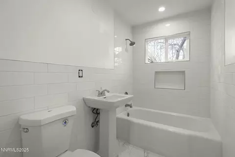 Bath - 1085 Memory Ln, Reno, NV 89509 photo 3 of 3