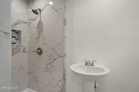 Bath - 1085 Memory Ln, Reno, NV 89509 photo 1 of 3