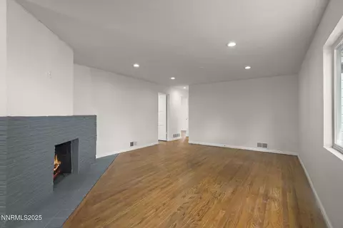 Living - 1085 Memory Ln, Reno, NV 89509 photo 2 of 7