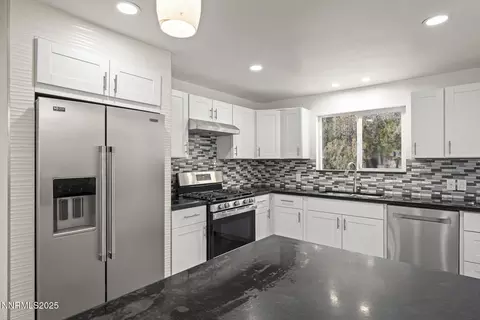 Kitchen - 1085 Memory Ln, Reno, NV 89509 photo 2 of 3