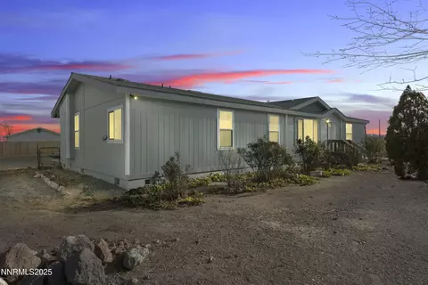 2550 Rawhide St, Silver Springs, NV 89429