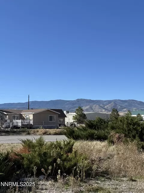 17685 Mockingbird Ct, Reno, NV 89508