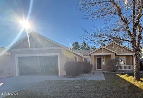 9565 Long River Dr, Reno, NV 89506