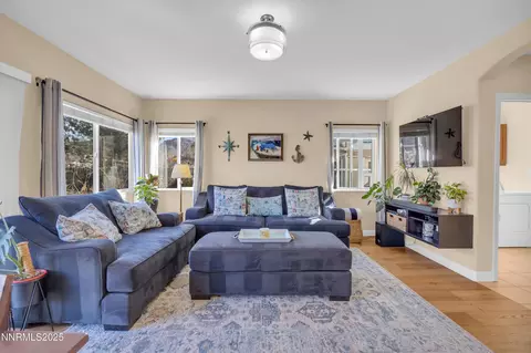 Living - 10060 Eagle Greens Ct, Reno, NV 89521 photo 2 of 4