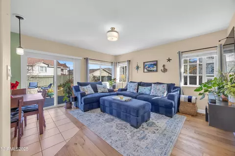 Living - 10060 Eagle Greens Ct, Reno, NV 89521 photo 3 of 4