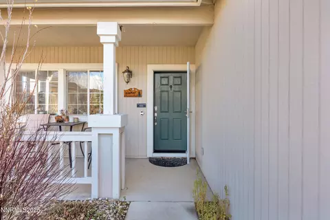 Exterior - 10060 Eagle Greens Ct, Reno, NV 89521 photo 3 of 10