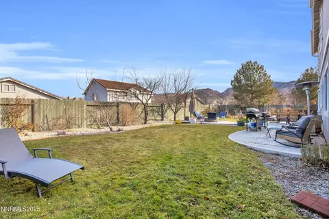 Exterior - 10060 Eagle Greens Ct, Reno, NV 89521 photo 9 of 10