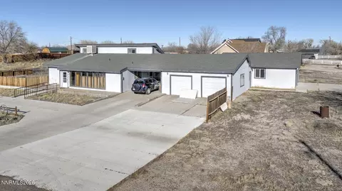 2000 Trails End Dr, Fallon, NV 89406