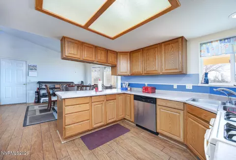 Kitchen - 2100 Birch Ln, Fallon, NV 89406 photo 2 of 2