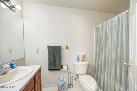 Bath - 2100 Birch Ln, Fallon, NV 89406 photo 1 of 3