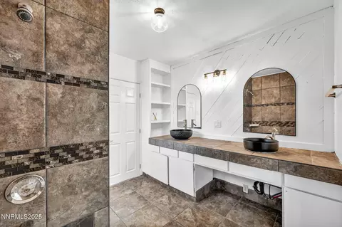 Bath - 1281 E 10th St, Reno, NV 89512 photo 1 of 5
