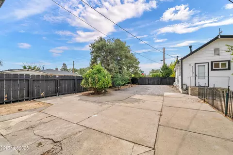 Exterior - 1281 E 10th St, Reno, NV 89512 photo 6 of 11